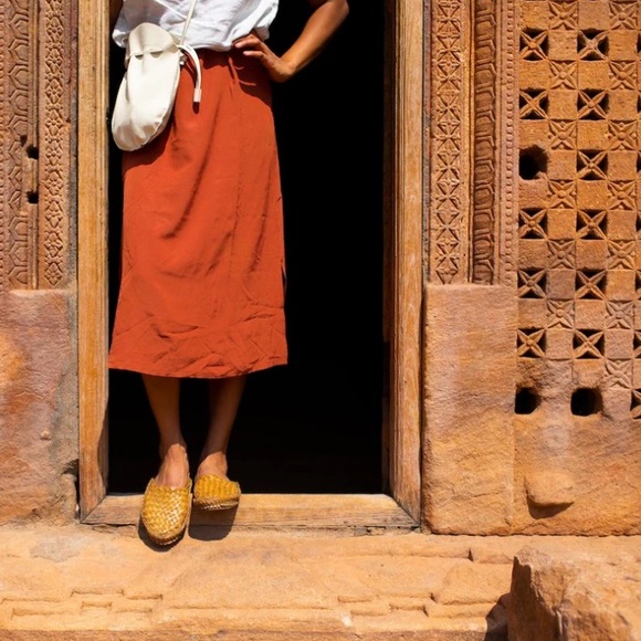 Mohinders Woven Slide in Honey - Picture 5 of 7